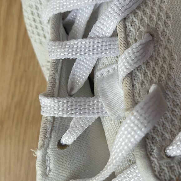 Skechers White Air-Cooled Memory Foam Sneakers Womens Size 6.5 - Picture 7 of 9